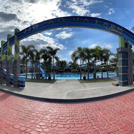 Jjb Aquafarm Resort By Cocotel Castillejos المظهر الخارجي الصورة
